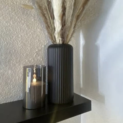 Luxurious Black Vase - Modern Vase - Modern Style - Home Furnishings - Chic - Classic Style - Matte Black Interior - Matte Black Interior - Modern Interior - Classic Model - Vase - Flower Vase - Chic Flower Vase